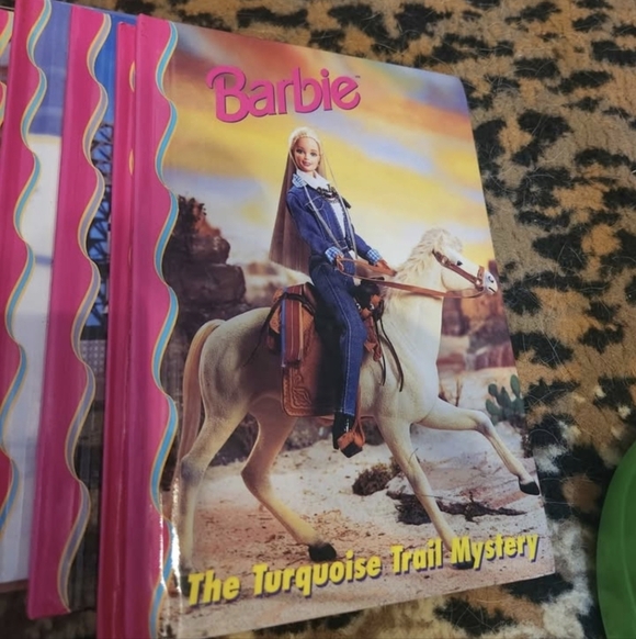 30 Vintage Barbie Books - Picture 2 of 10